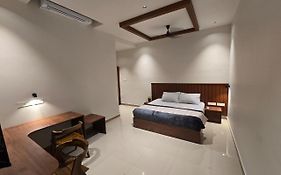 Karippals Inn